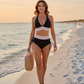 Komplet bikini z dekoltem w serek i patchworkiem – podkreślający sylwetkę, unikalny design i idealny na letnie klimaty 🏖️