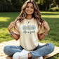 👕 Koszulka „Life is Good” – z nadrukiem stokrotek, wykonana w 100% z bawełny, o luźnym kroju, niosąca pozytywne przesłanie 🌼