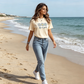 👕 Koszulka „Life is Good” – z nadrukiem stokrotek, wykonana w 100% z bawełny, o luźnym kroju, niosąca pozytywne przesłanie 🌼