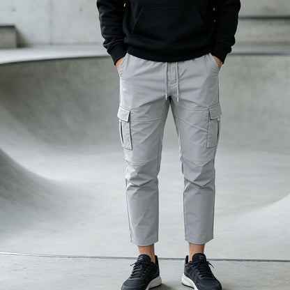 Męskie spodnie cargo o slim fit z troczkiem