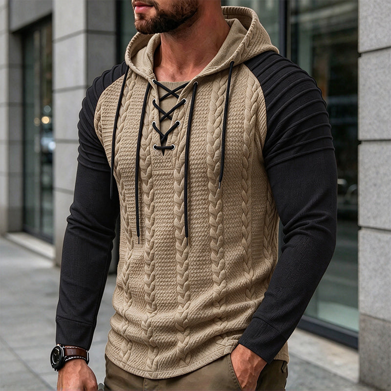Texturiertes, plissiertes Herren-Hoodie mit Schulterdetails