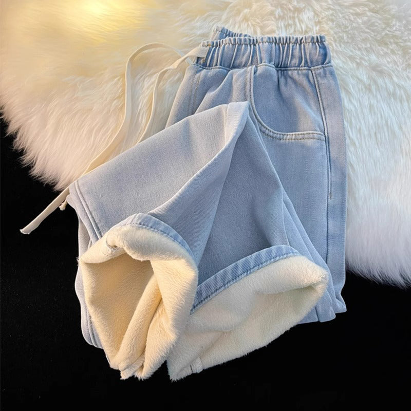 Wärmegefütterte geradbeinige Denim-Jeans für Damen