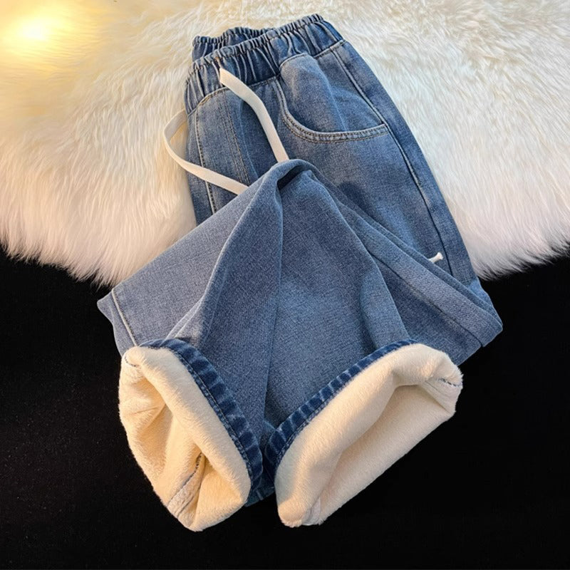Wärmegefütterte geradbeinige Denim-Jeans für Damen